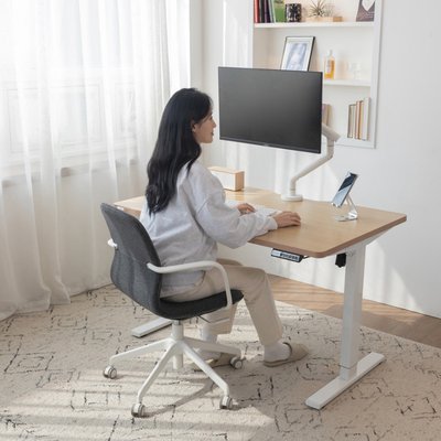 핏쳐 커스터마이징 전동식 높이 조절 스탠딩 책상 모션 데스크 E1 PLUS 1200