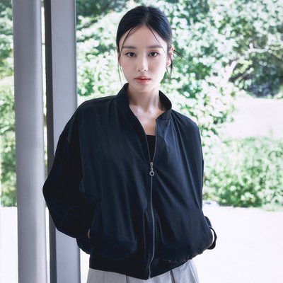 니트블럭 셔링 봄버점퍼