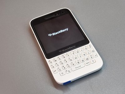 블랙베리 Q5 화이트 8G 기본보증 90일 수험생폰 학생폰 수능폰